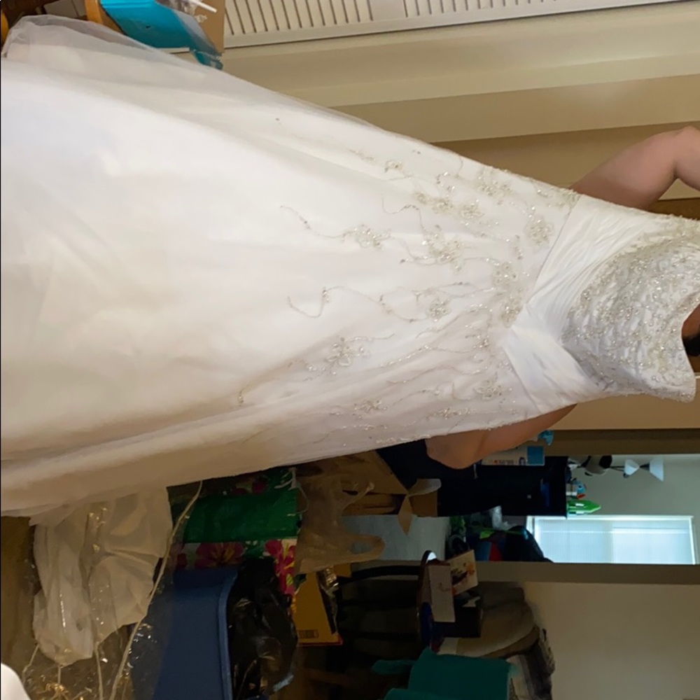 Wedding dress/ formal dress